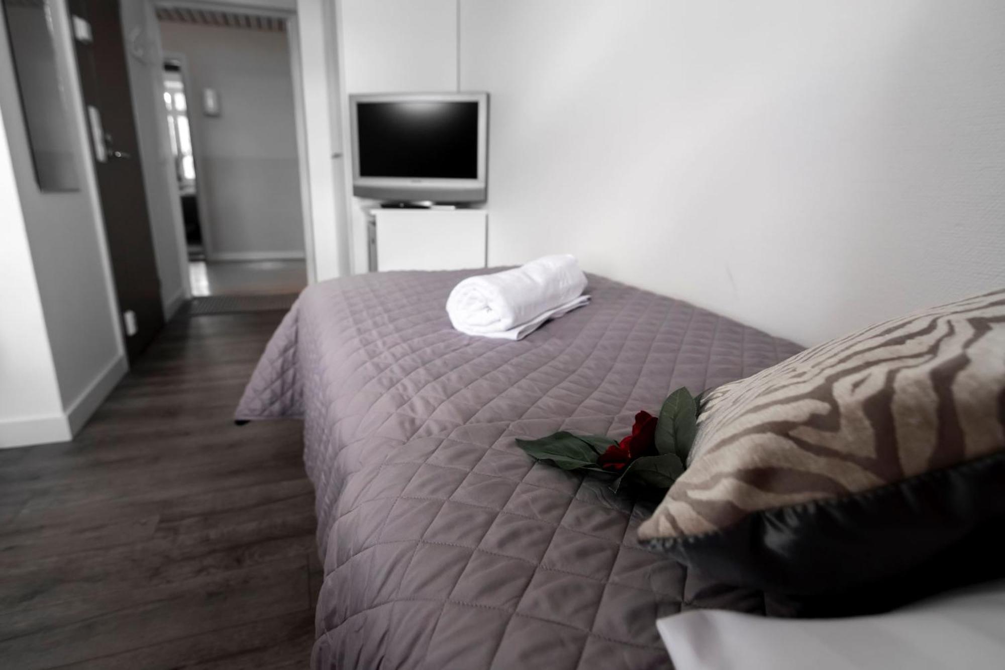 Ik Hotel & Camping Keuruu Szoba fotó
